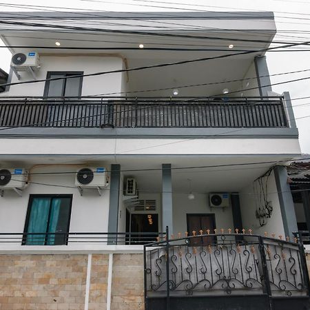 فندق Reddoorz At Flamboyan Harapan Indah بيكاسي المظهر الخارجي الصورة