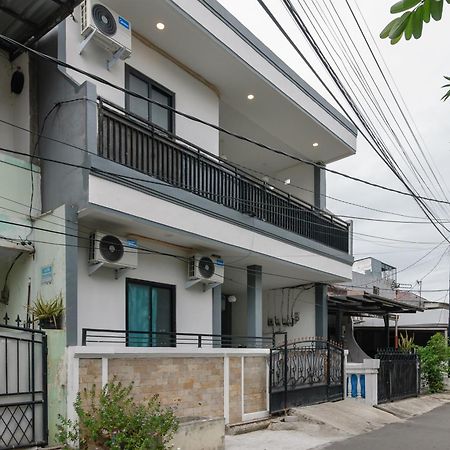 فندق Reddoorz At Flamboyan Harapan Indah بيكاسي المظهر الخارجي الصورة