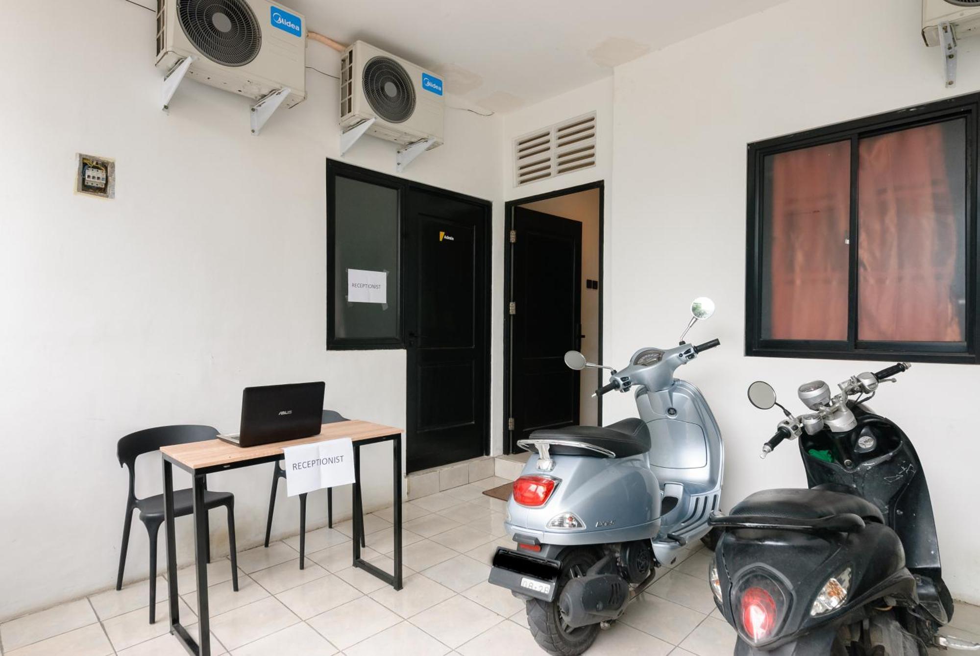 فندق Reddoorz At Flamboyan Harapan Indah بيكاسي المظهر الخارجي الصورة